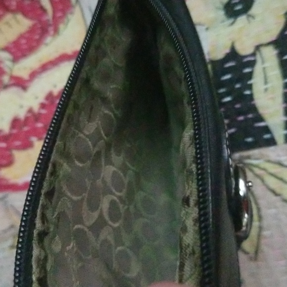 Coach Black Leather Buckle Flap Wristlet/Clutch - Picture 7 of 9